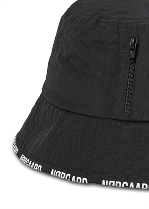 Sunny line bucket hat Black mads Nørgaard 